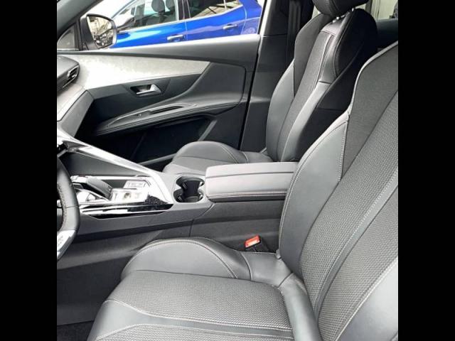 Peugeot 3008 image 8