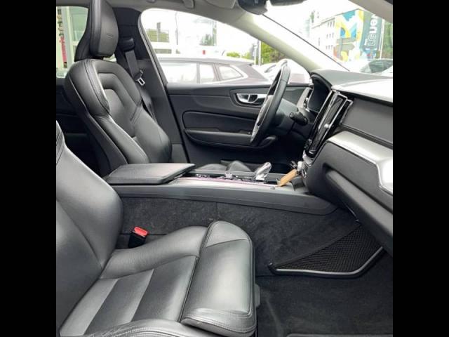 Volvo Xc60 image 8