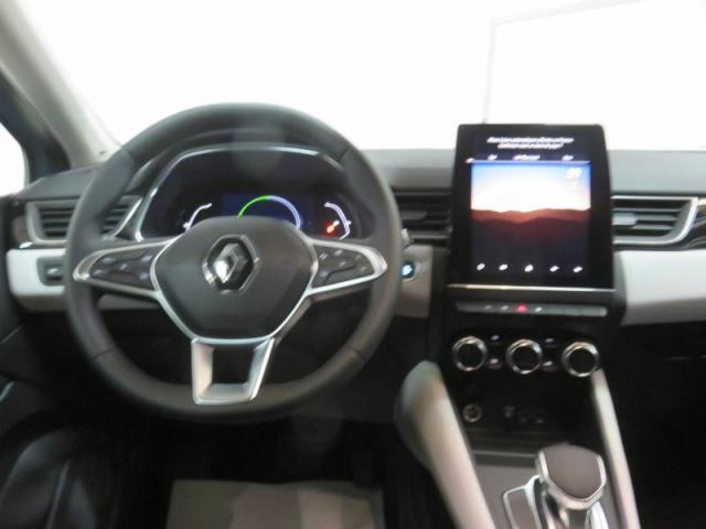 Renault Captur image 1