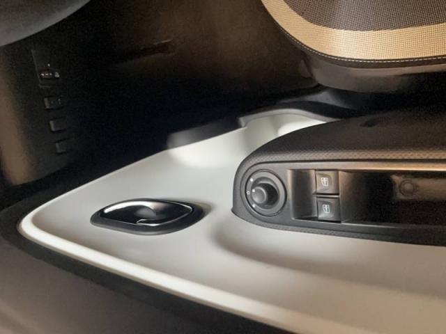 Renault Twingo image 8