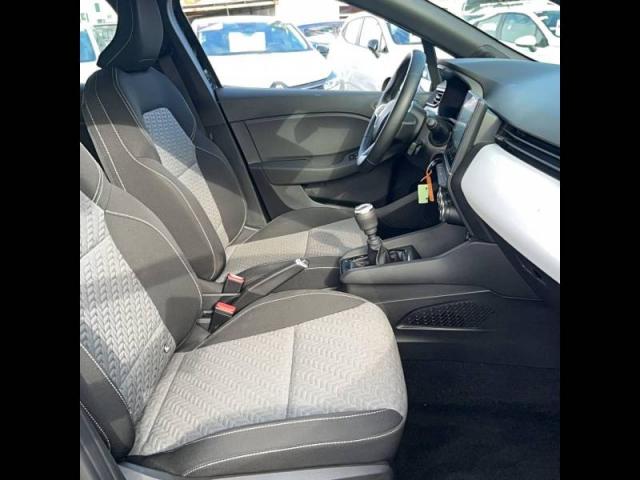 Renault Clio image 9