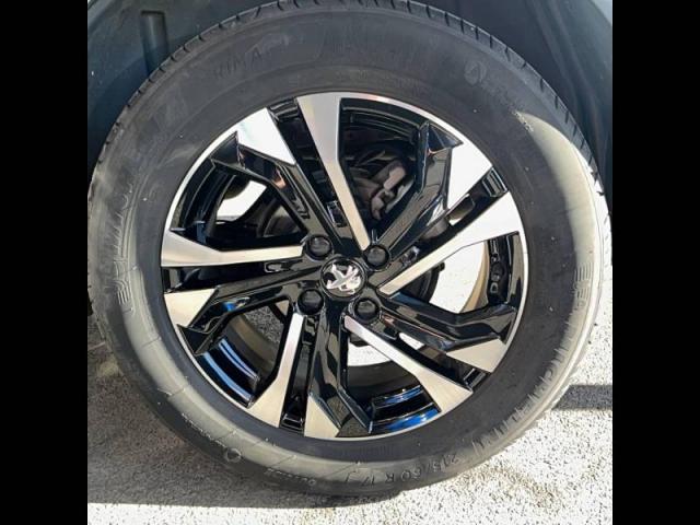 Peugeot 2008 image 6