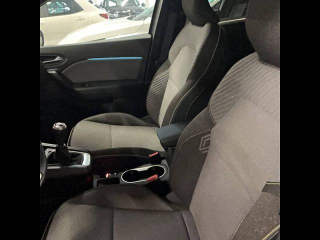 Renault Captur image 8