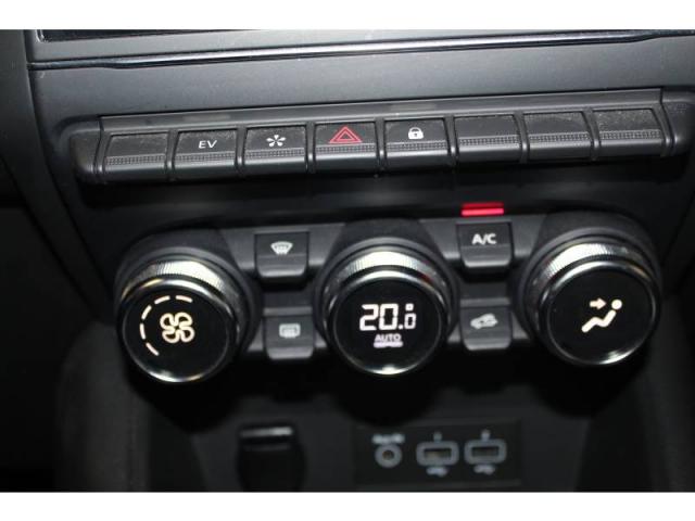 Renault Captur image 9