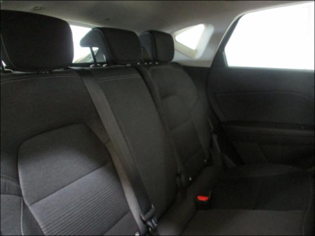 Renault Captur image 1