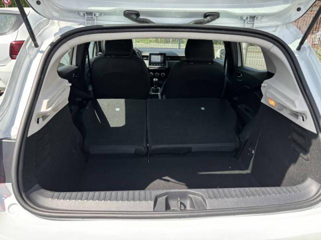Renault Clio image 9