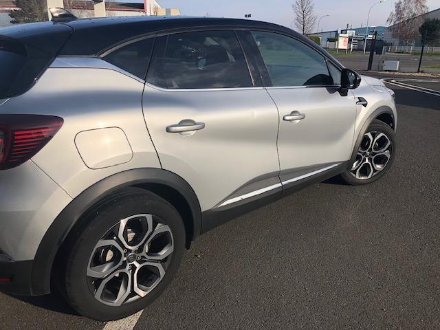 Renault Captur image 2