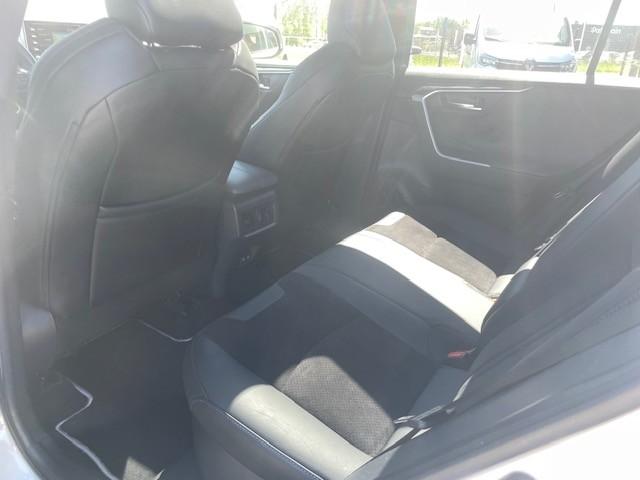Toyota Rav4 image 8