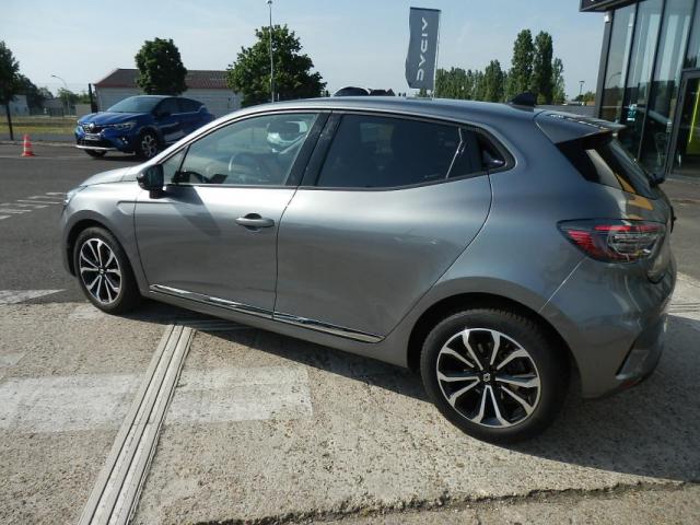 Renault Clio image 2