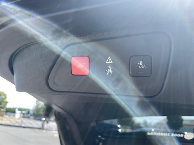 Peugeot 3008 image 2