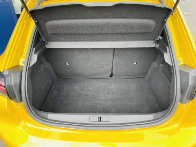 Peugeot 208 image 6
