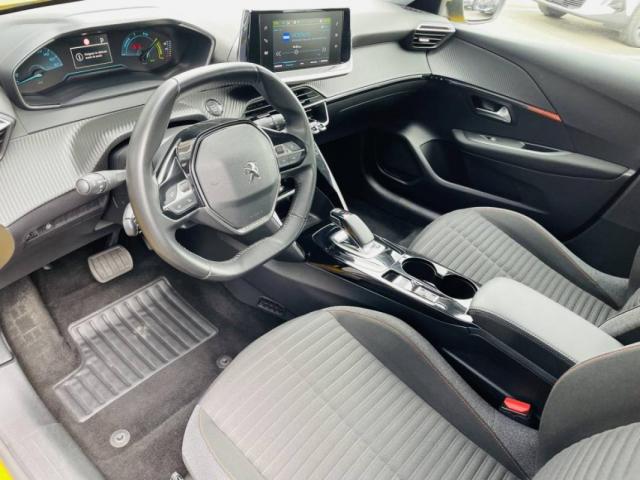 Peugeot 208 image 5