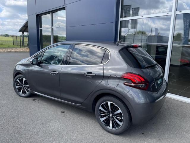 Peugeot 208 image 9