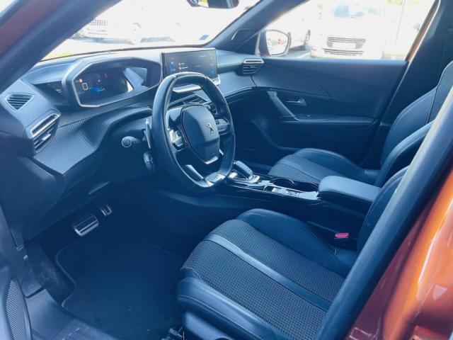 Peugeot 2008 image 8