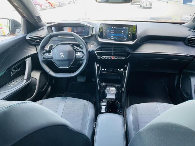 Peugeot 2008 image 1