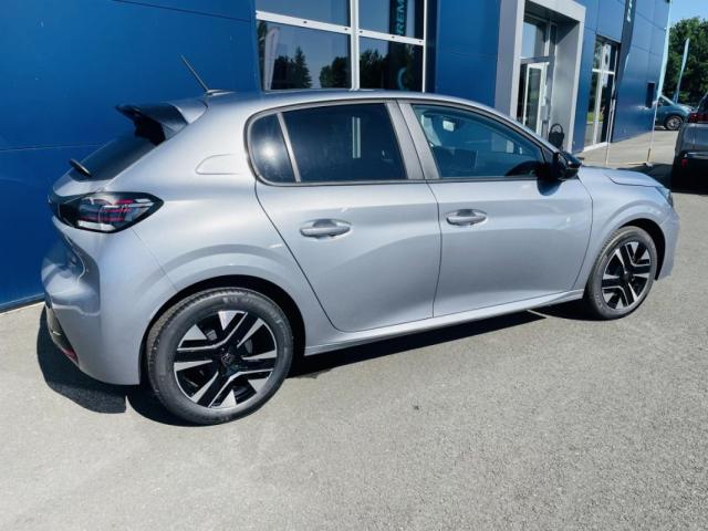 Peugeot 208 image 8