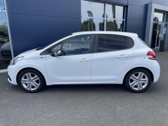 Peugeot 208 image 1