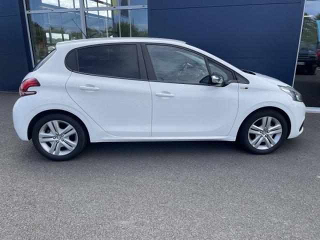 Peugeot 208 image 3