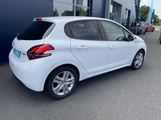 Peugeot 208 image 6