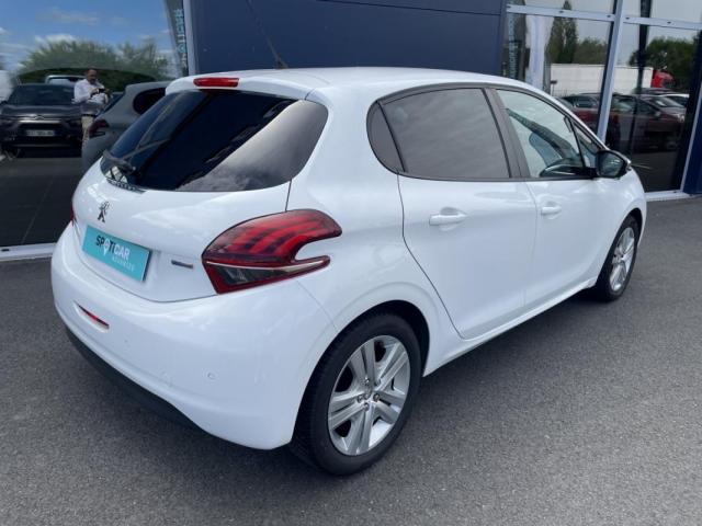 Peugeot 208 image 7