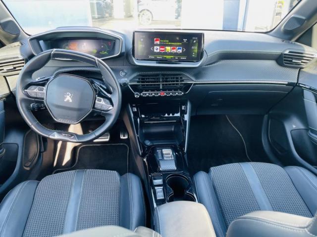 Peugeot 208 image 6