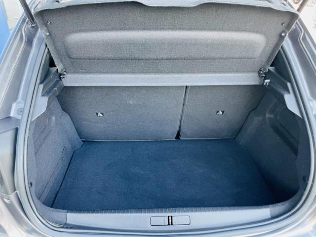 Peugeot 208 image 8