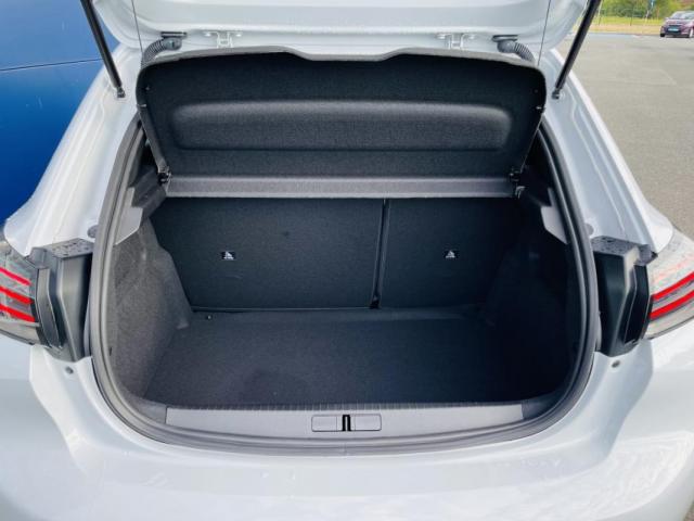 Peugeot 208 image 2