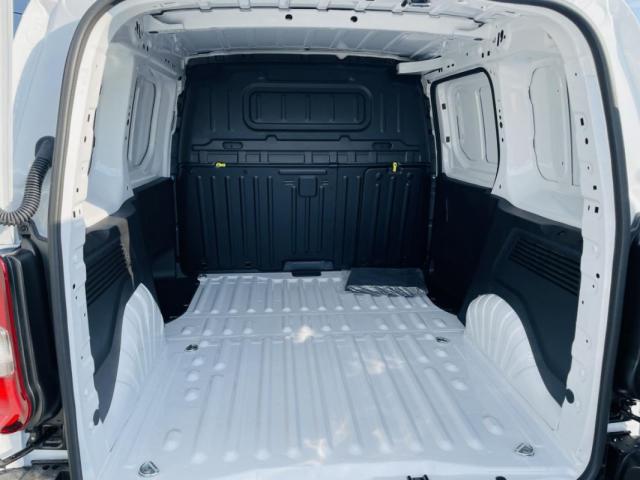 Peugeot Partner image 1