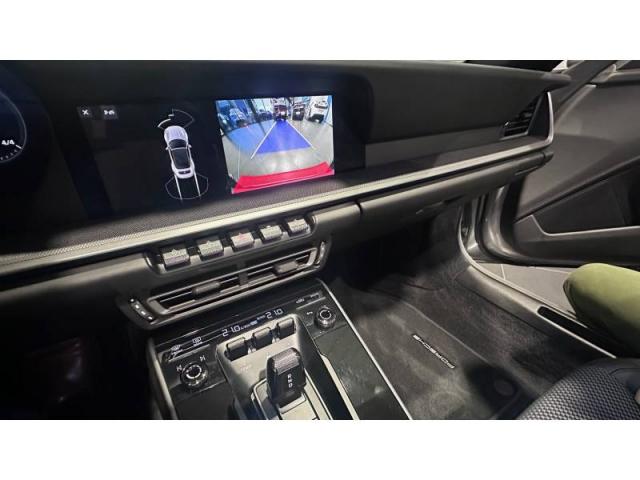 Porsche 911 image 8
