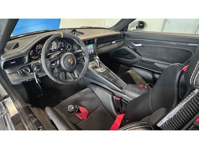 Porsche 911 image 8