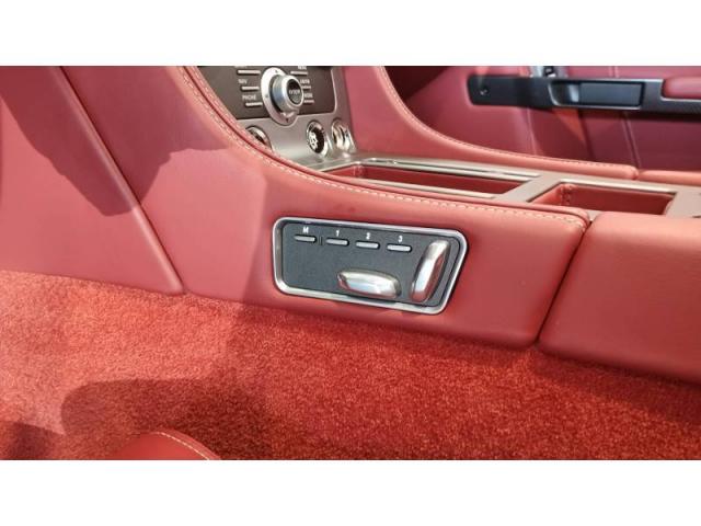 Aston Martin Db9 image 9