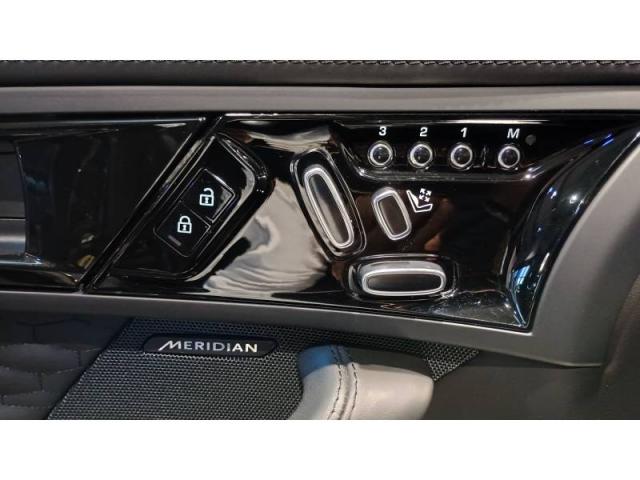 Jaguar F-Type image 1