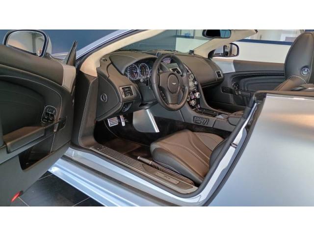 Aston Martin Dbs image 9