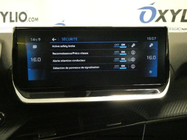 Peugeot 2008 image 8