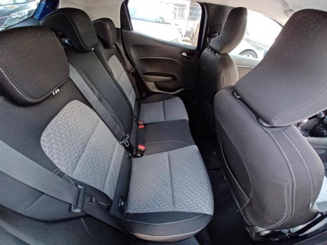 Renault Clio image 9