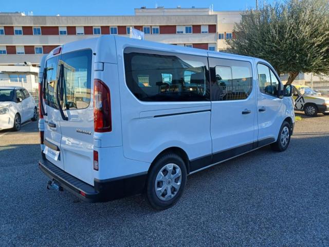Renault Trafic image 1