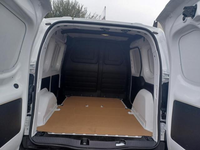 Renault Kangoo Express image 2