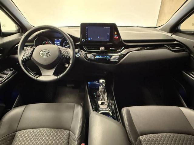 Toyota C-Hr image 2