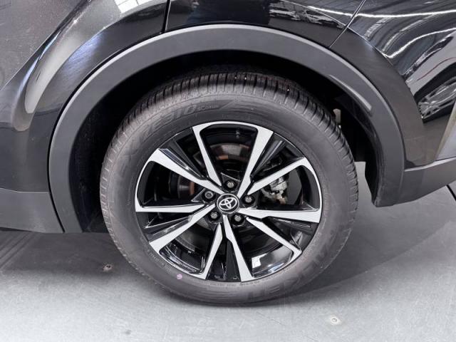 Toyota C-Hr image 9