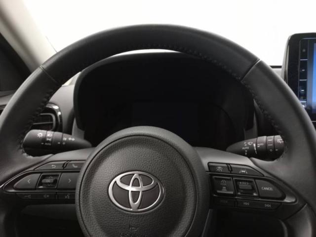 Toyota Yaris image 2