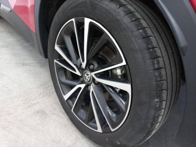 Toyota C-Hr image 2