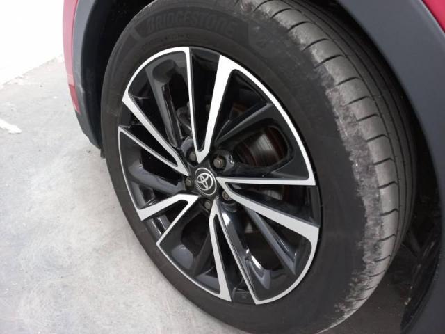 Toyota C-Hr image 5