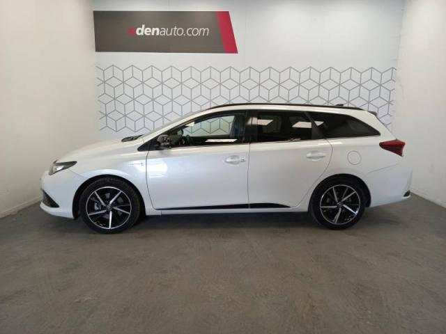 Toyota Auris image 6