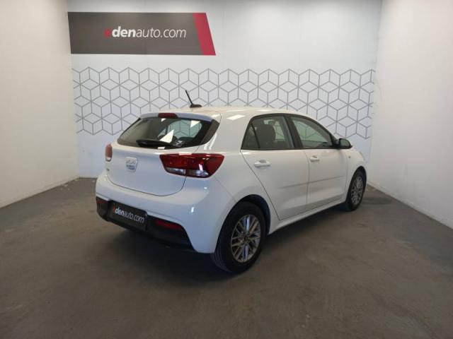 Kia Rio image 4
