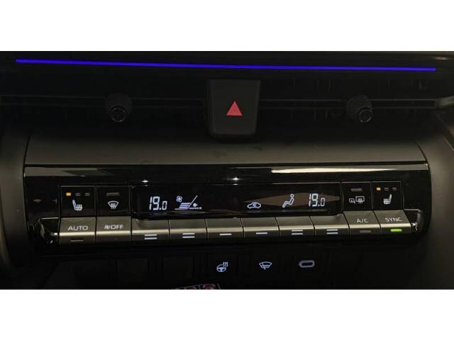 Toyota C-Hr image 3