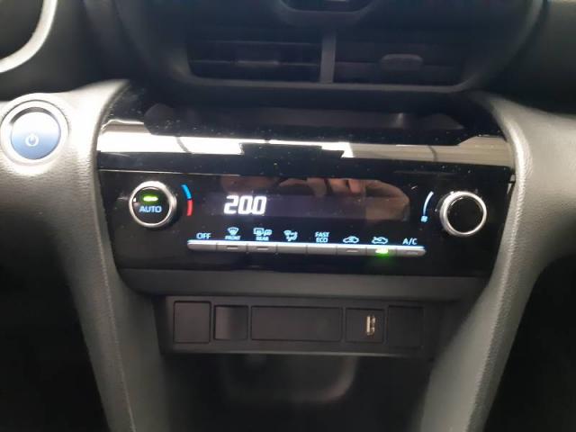 Toyota Yaris image 2