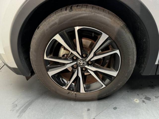 Toyota C-Hr image 9