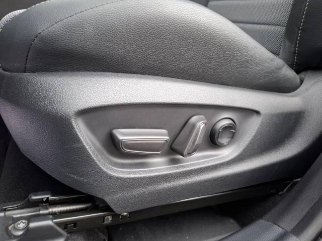 Toyota C-Hr image 6