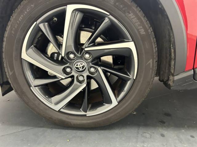 Toyota C-Hr image 1