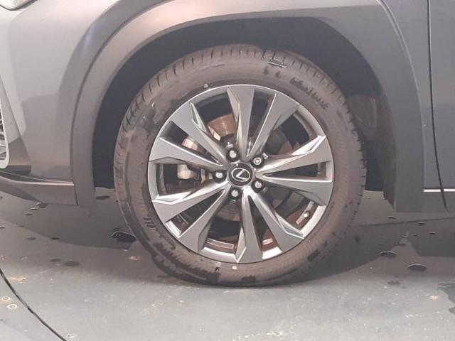 Lexus Ux image 5